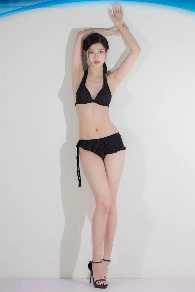 phuong nhi sexy bikini 37